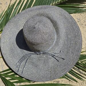 D&Y Black and Gold Woven Hat